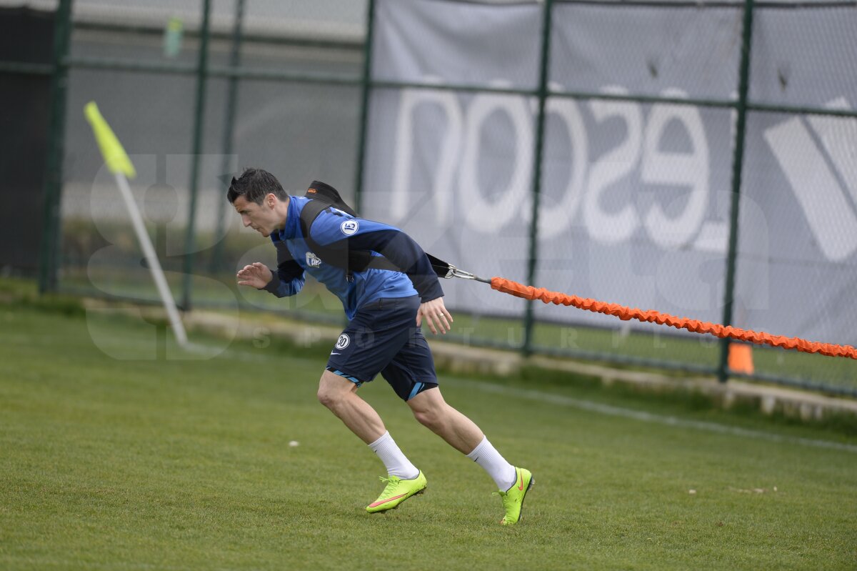 Imagini spectaculoase surprinse de GSP în Antalya! Spartani 2015 » Ploieştenii se antrenează scrîşnind din dinţi sub comanda lui Rednic