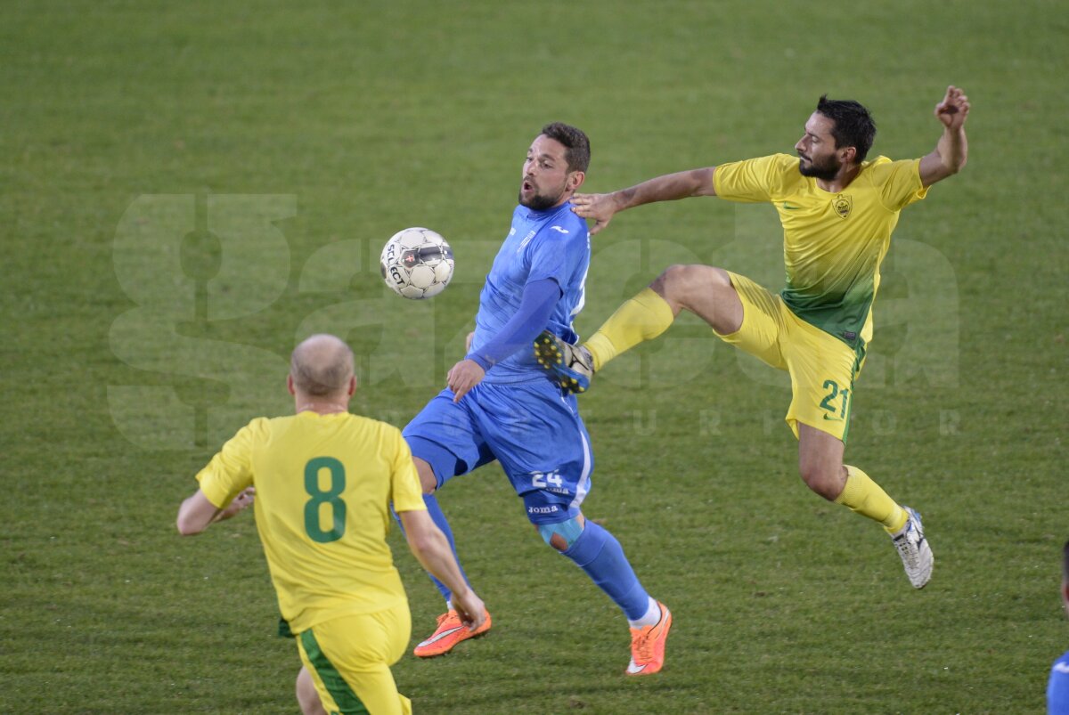 VIDEO şi FOTO CS U Craiova - Anzhi Makhachkala 0-1 » Sorin Cârţu a făcut o criză de nervi şi era să se ia la bătaie cu ruşii!