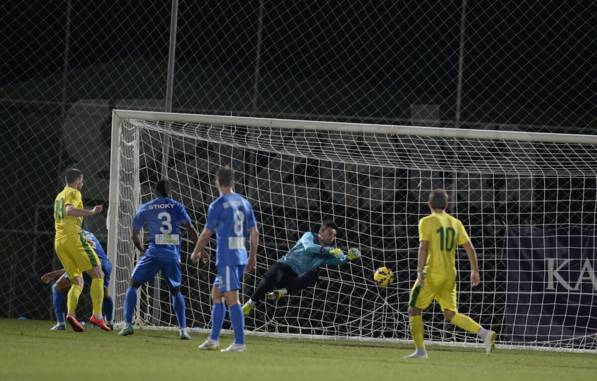 VIDEO şi FOTO CS U Craiova - Anzhi Makhachkala 0-1 » Sorin Cârţu a făcut o criză de nervi şi era să se ia la bătaie cu ruşii!