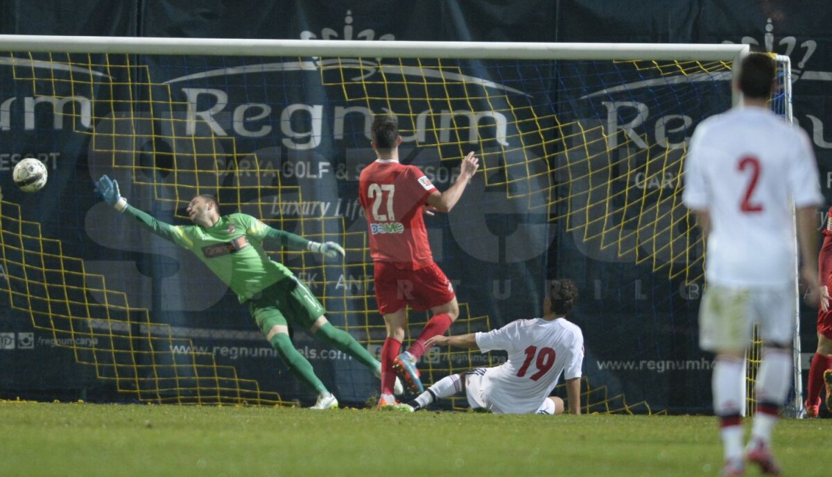 Mircea Stoenescu se simte umilit de actualii jucători şi conducători ai "cîinilor": "Noi am scris istoria frumoasă a clubului! Cu voi mi-e ruşine"