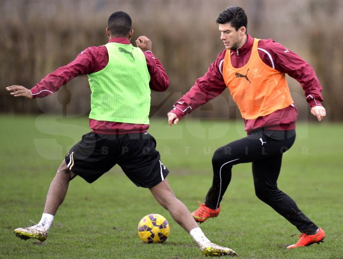 Galerie foto de senzaţie cu jucătorii Rapidului » Giuleştenii pregătesc returul prin antrenamente în noroi