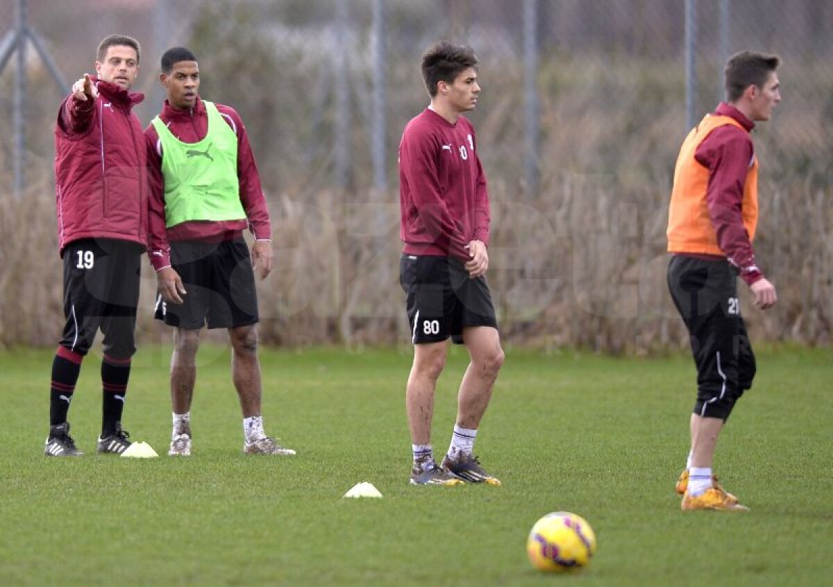 Galerie foto de senzaţie cu jucătorii Rapidului » Giuleştenii pregătesc returul prin antrenamente în noroi