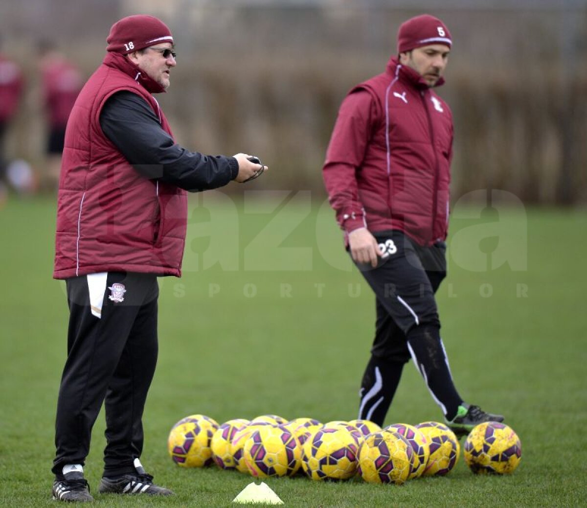 Galerie foto de senzaţie cu jucătorii Rapidului » Giuleştenii pregătesc returul prin antrenamente în noroi