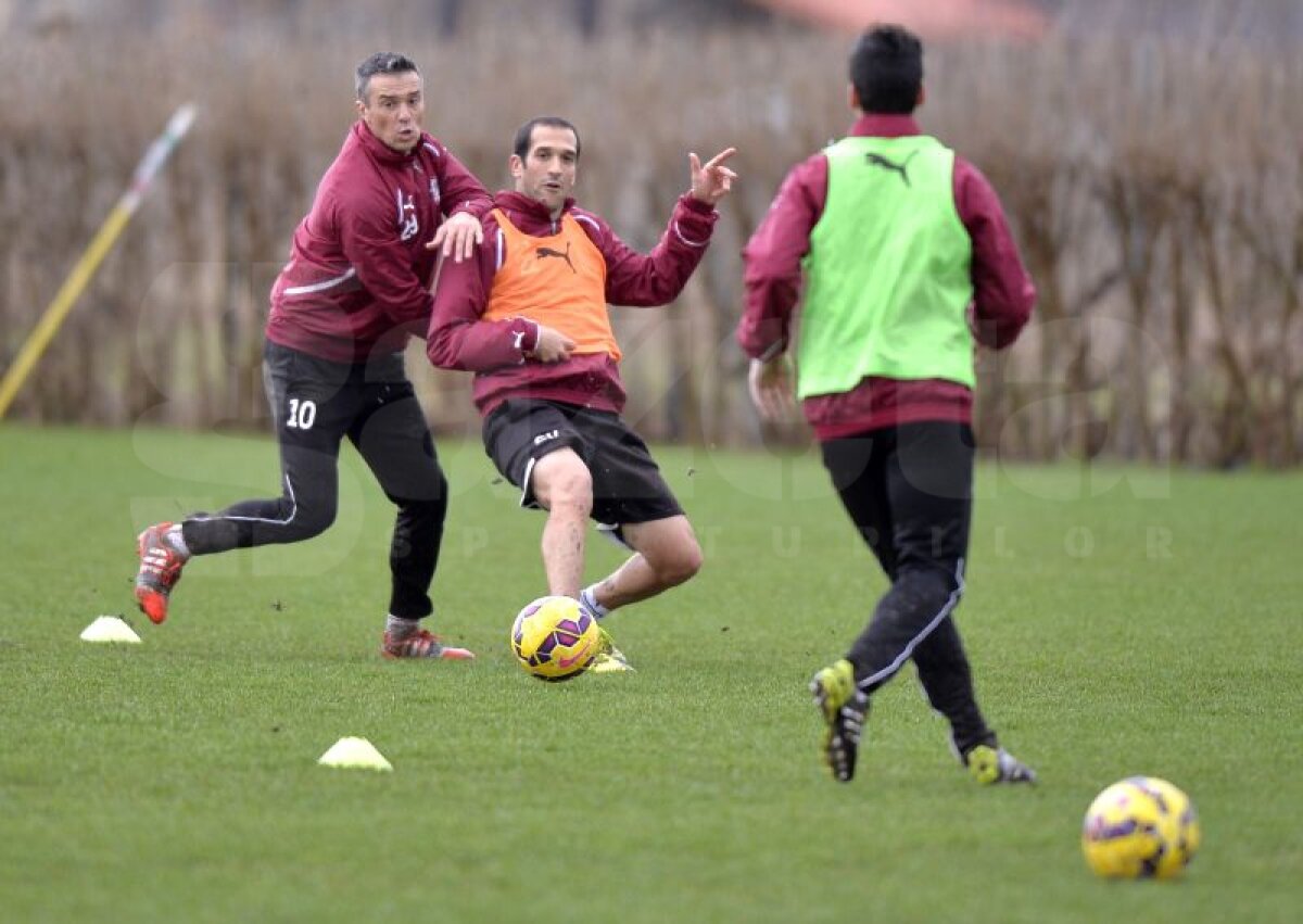 Galerie foto de senzaţie cu jucătorii Rapidului » Giuleştenii pregătesc returul prin antrenamente în noroi