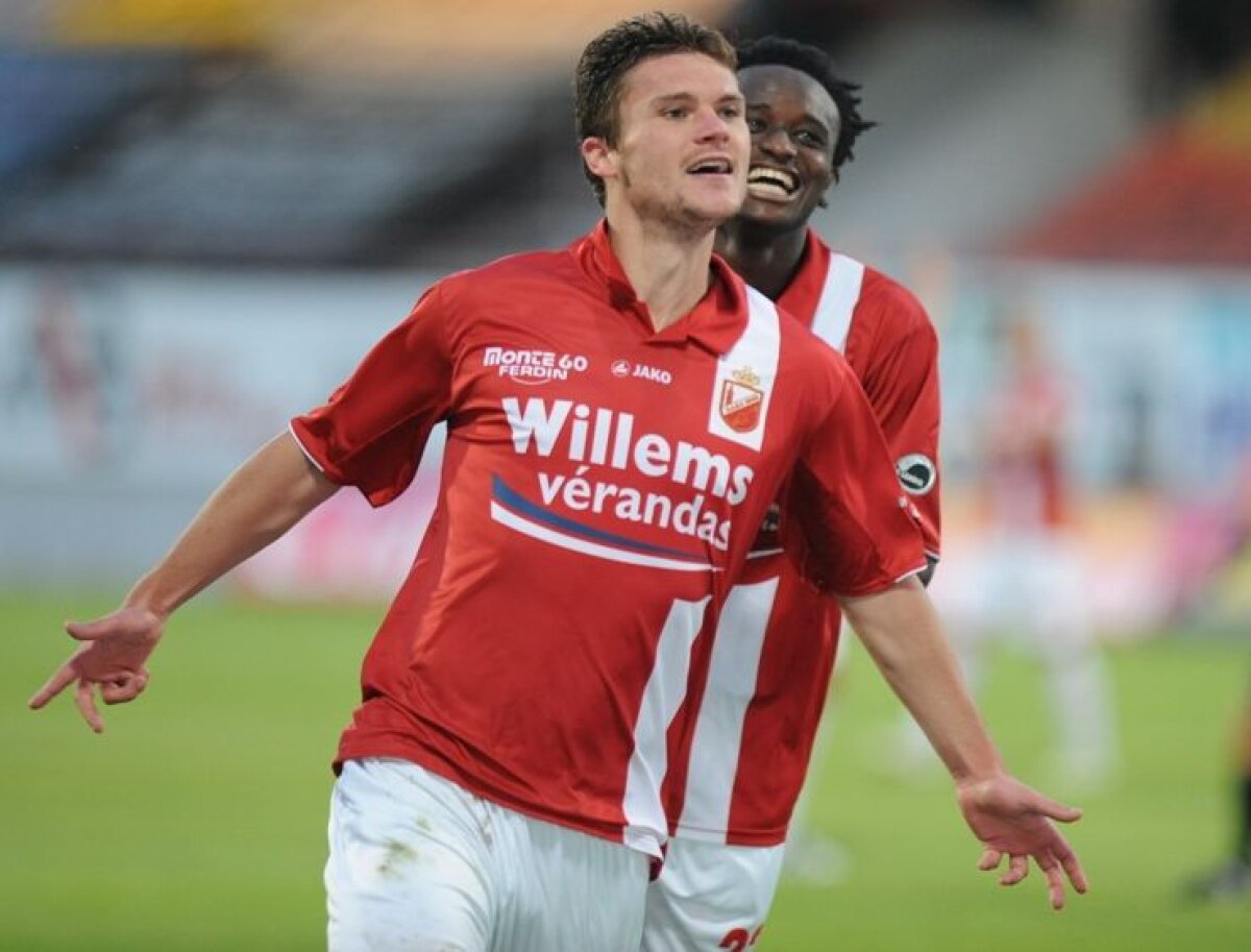 VIDEO Transferuri non-stop la Rapid! » UPDATE Au venit un fundaş trecut pe la Lyon şi un mijlocaş care a jucat în Premier League