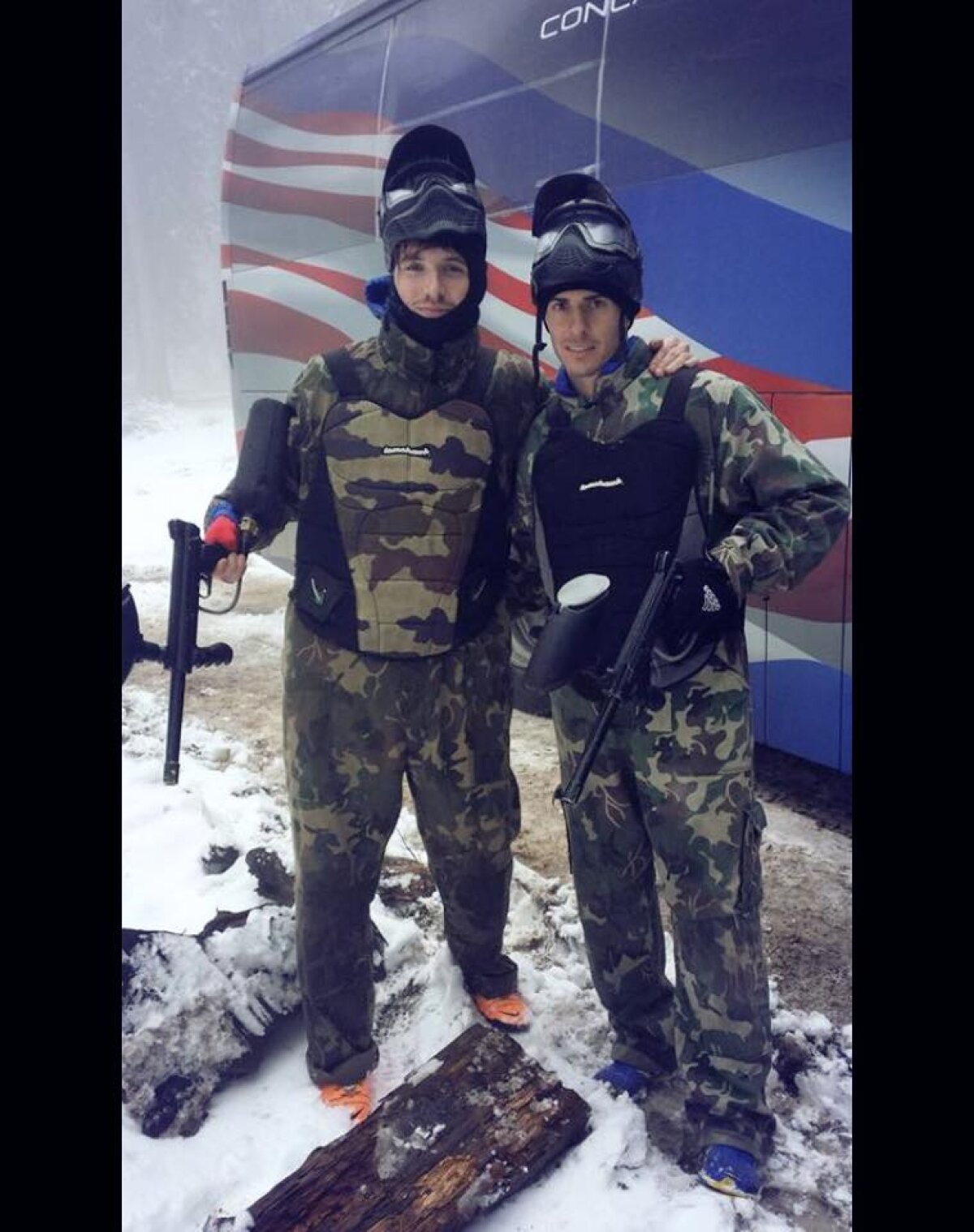 GALERIE FOTO Şefii Oţelului i-au surprins pe jucători şi le-au pregătit o surpriză în cantonamentul din Poiana Braşov » Cum s-au distrat fotbaliştii lui Tibor Selymeş