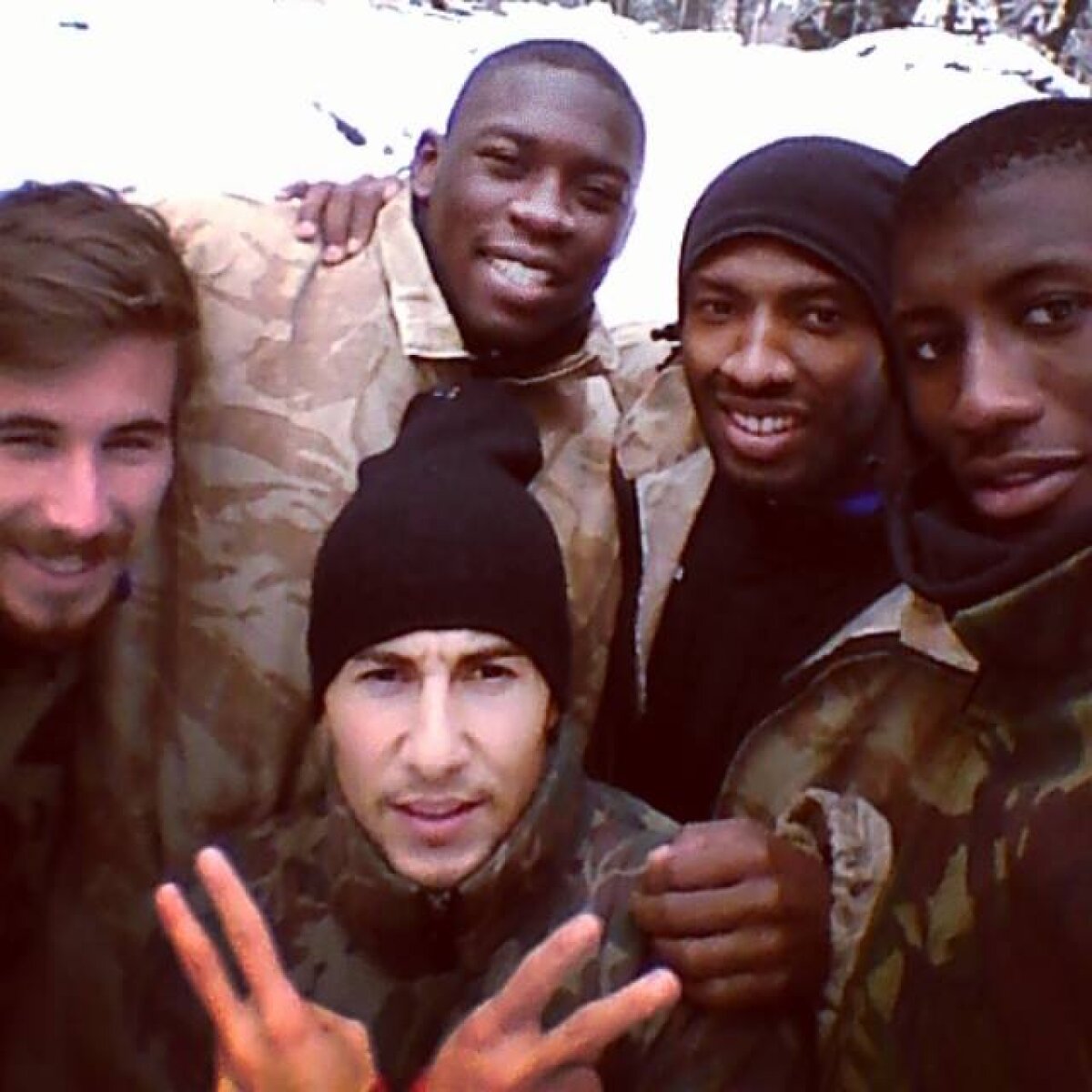 GALERIE FOTO Şefii Oţelului i-au surprins pe jucători şi le-au pregătit o surpriză în cantonamentul din Poiana Braşov » Cum s-au distrat fotbaliştii lui Tibor Selymeş