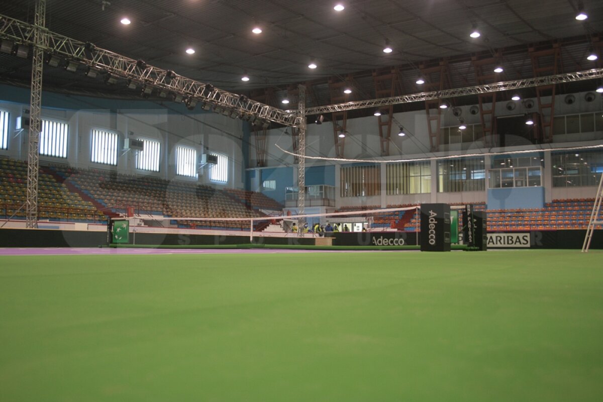 GALERIE FOTO Patinoarul de la Galaţi este gata de meciul România - Spania! Cum arată sala unde va juca Simona Halep