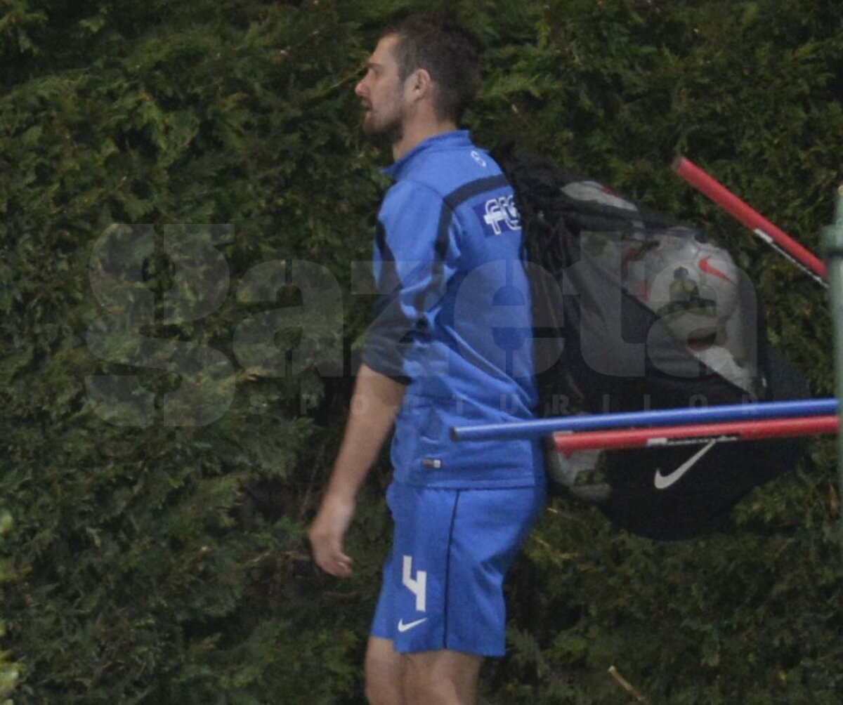 Regim cazon » Cum se integrează dinamoviştii la Steaua: George Ţucudean a început antrenamentele cu mingea, Gabi Tamaş ajută la treburile echipei