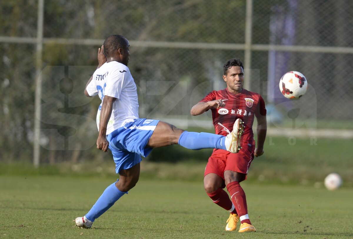 GALERIE FOTO Încă un meci fără victorie pentru CS U Craiova în cantonament » Cârţu şi Săndoi au fost egali cu Sven Goran Eriksson, scor 2-2