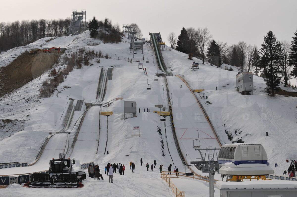 FOTO De la trambulina din cetină la Cupa Mondială » Începe cea de-a treia etapă de CM la sărituri cu schiurile organizată în România