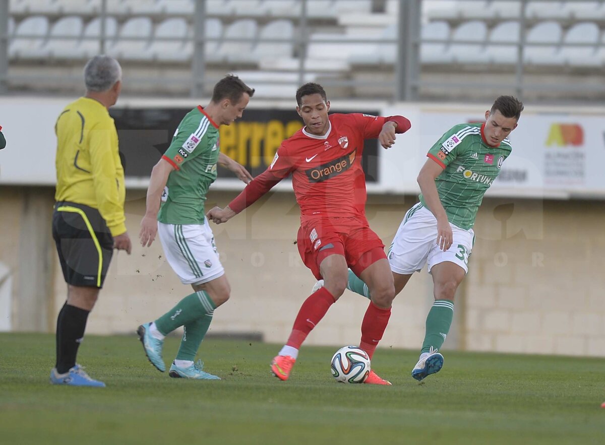FOTO Dinamo a trăit o nouă umilinţă în cantonamentul din Spania! "Cîinii" au pierdut cu 2-4 meciul amical cu Legia Varşovia
