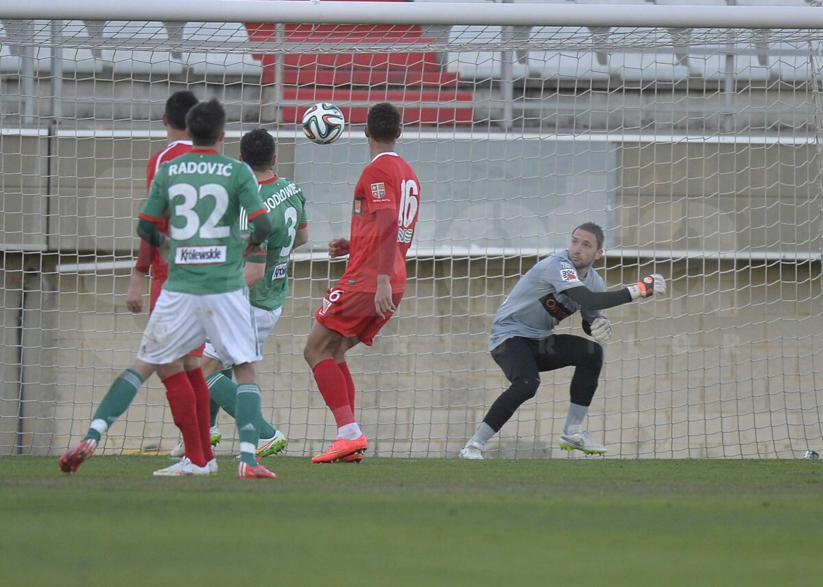 FOTO Dinamo a trăit o nouă umilinţă în cantonamentul din Spania! "Cîinii" au pierdut cu 2-4 meciul amical cu Legia Varşovia