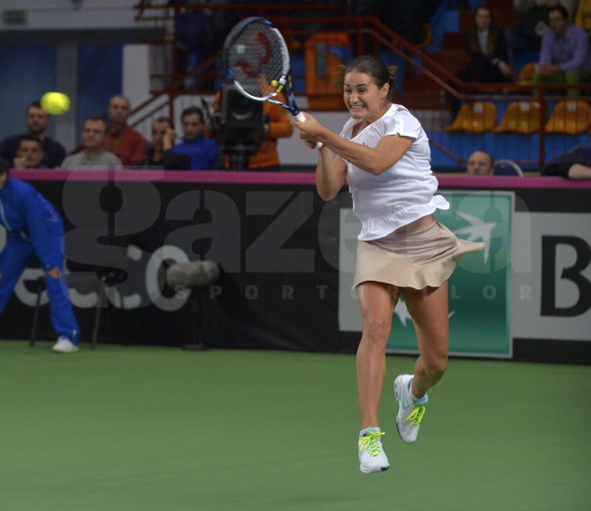 FOTO » GAME, SET, MATCH! România învinge Spania şi se califică la barajul pentru Grupa Mondială! Transmite-le un mesaj de felicitare fetelor noastre!