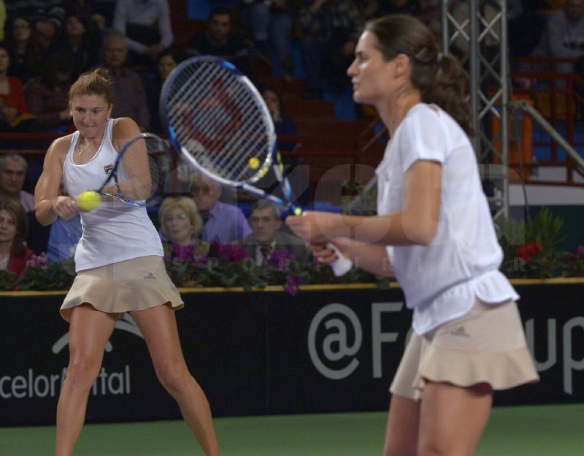 FOTO » GAME, SET, MATCH! România învinge Spania şi se califică la barajul pentru Grupa Mondială! Transmite-le un mesaj de felicitare fetelor noastre!