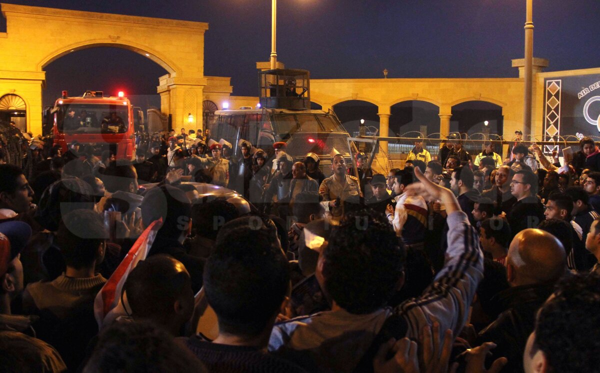 VIDEO şi FOTO Carnagiu înaintea unui meci de fotbal » Zeci de persoane au fost ucise