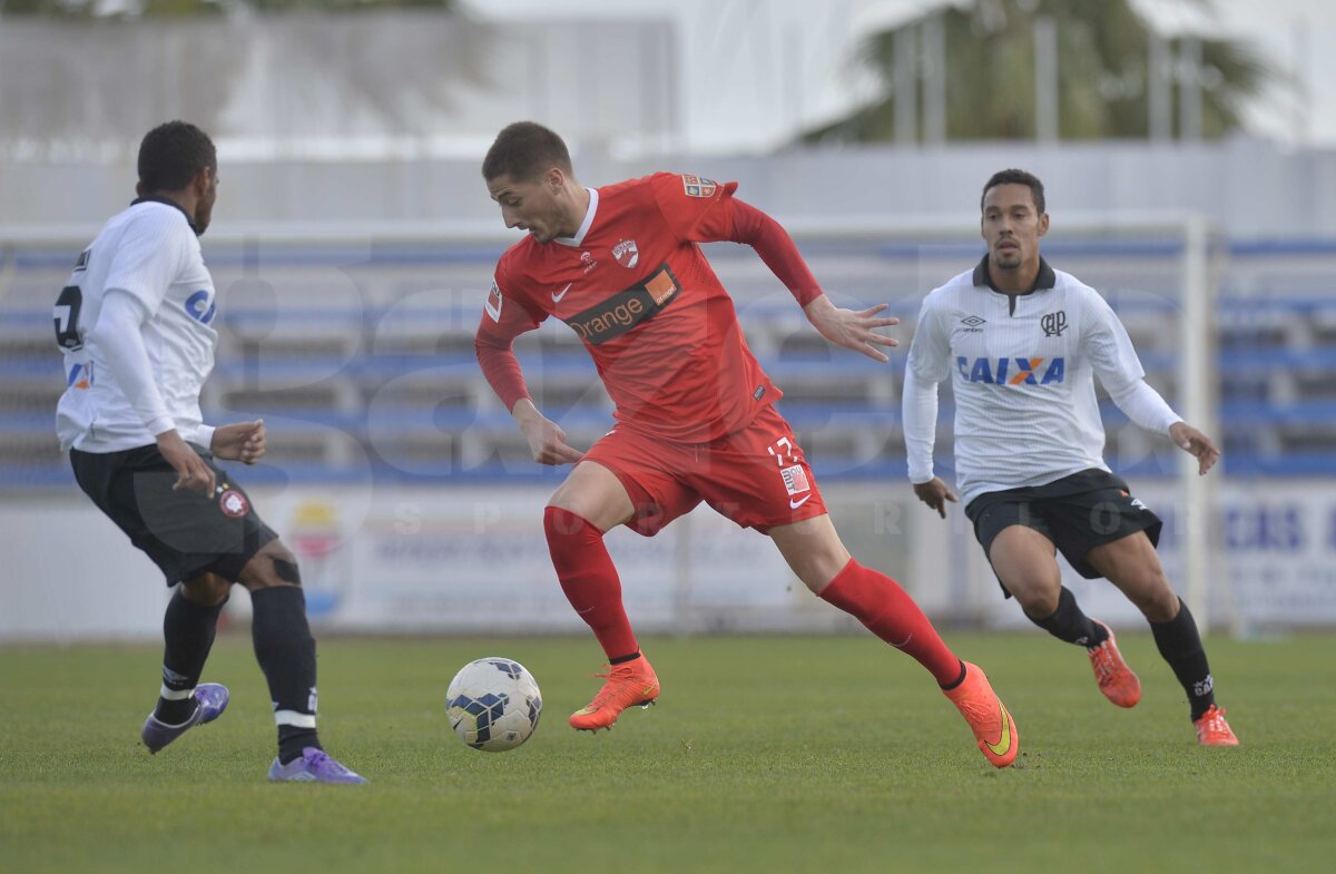 FOTO Dinamo a pierdut amicalul cu Atletico Paranaense, scor 2-3 » Cosmin Matei e suspect de fractură