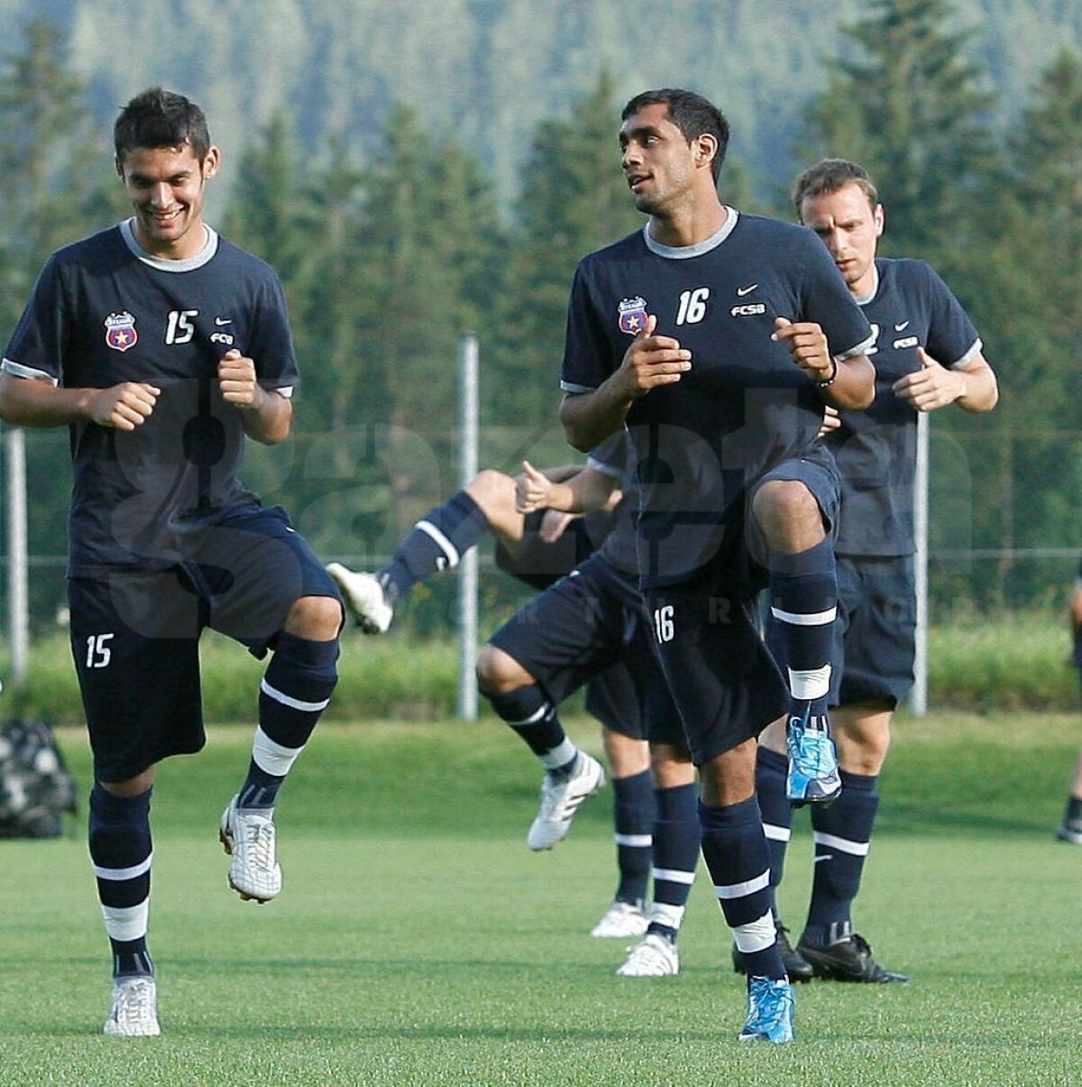 După Paul Papp, un alt tînăr jucător care a trecut pe la Steaua şi-a deschis şcoală de fotbal: "Aş vrea să ajung măcar la jumătate din ce a reuşit Hagi cu Viitorul"