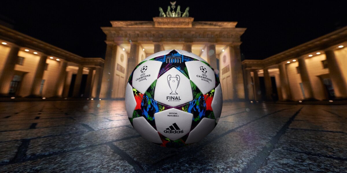 GALERIE FOTO S-a lansat mingea oficială pentru finala Ligii Campionilor de la Berlin, inspirată de arta desenelor stradale