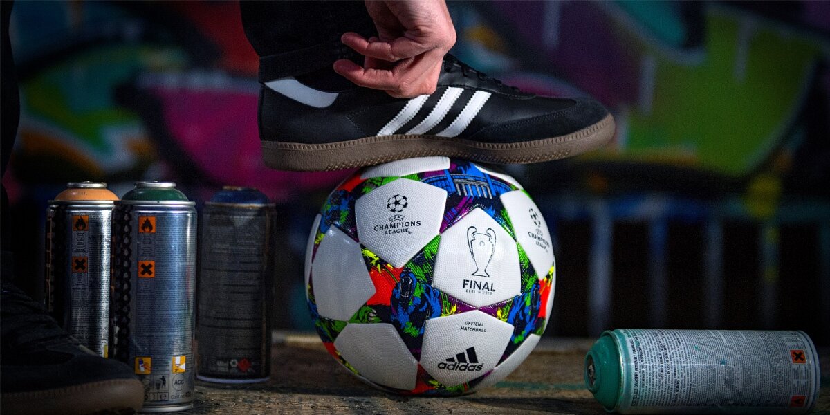 GALERIE FOTO S-a lansat mingea oficială pentru finala Ligii Campionilor de la Berlin, inspirată de arta desenelor stradale