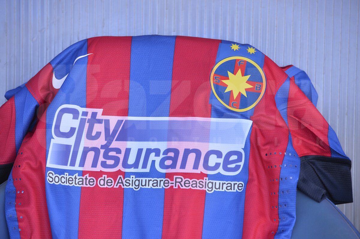 FOTO Noua faţă a Stelei din 2015 » Roş-albaştrii şi-au rebrănduit şi autocarul cu noua siglă