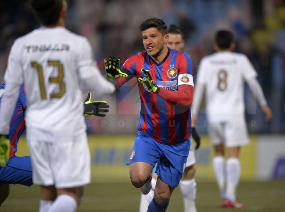 VIDEO şi FOTO Primul pas a fost făcut » Roş-albaştrii, victorie fără emoţii în faţa Astrei în semifinalele Cupei Ligii, scor 3-0