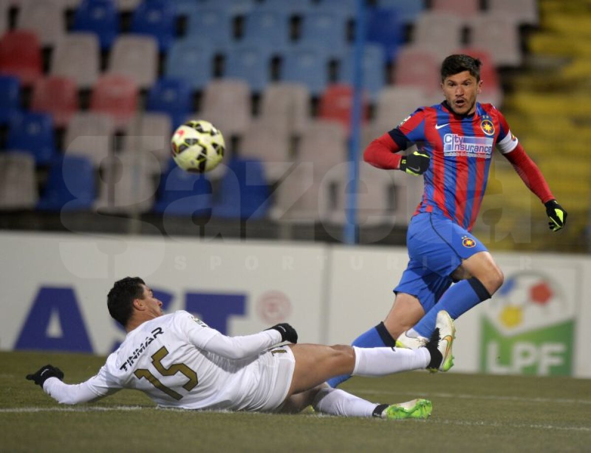 VIDEO şi FOTO Primul pas a fost făcut » Roş-albaştrii, victorie fără emoţii în faţa Astrei în semifinalele Cupei Ligii, scor 3-0