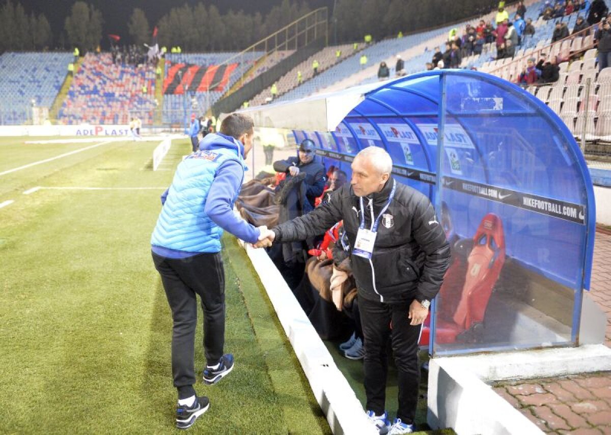 VIDEO şi FOTO Primul pas a fost făcut » Roş-albaştrii, victorie fără emoţii în faţa Astrei în semifinalele Cupei Ligii, scor 3-0