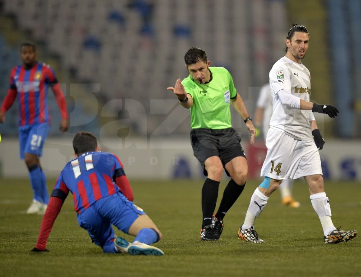 VIDEO şi FOTO Primul pas a fost făcut » Roş-albaştrii, victorie fără emoţii în faţa Astrei în semifinalele Cupei Ligii, scor 3-0