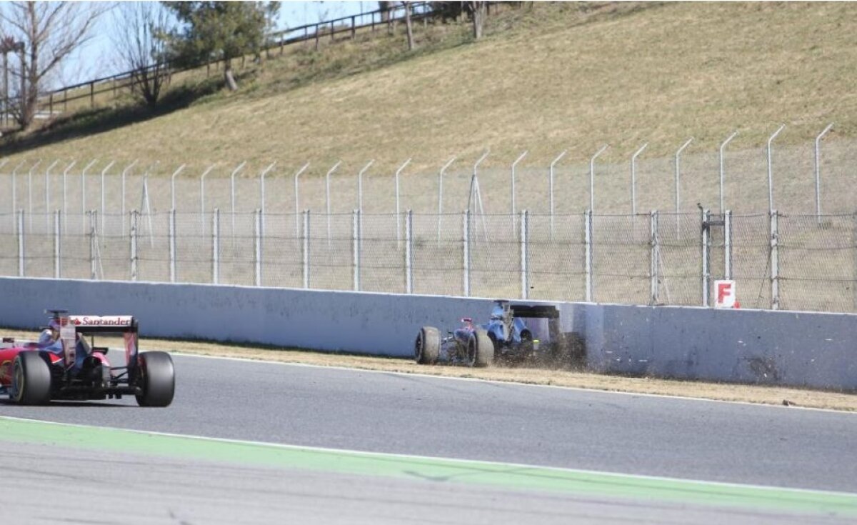 GALERIE FOTO Accident suferit de Fernando Alonso » Spaniolul a fost dus la spital cu elicopterul