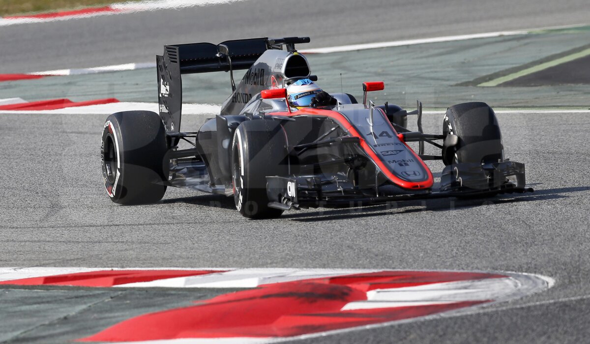 GALERIE FOTO Accident suferit de Fernando Alonso » Spaniolul a fost dus la spital cu elicopterul