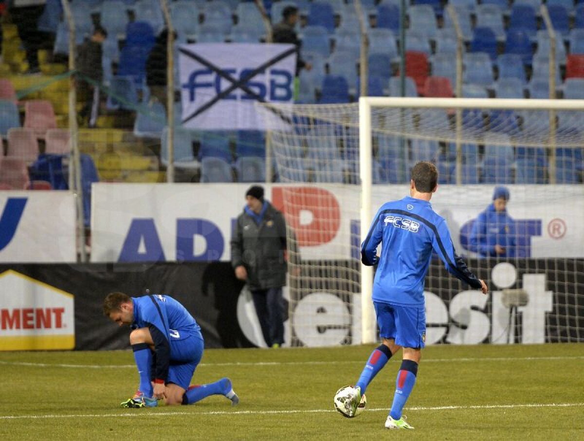 FOTO Steaua contra Steaua » Mesaje dure ale galeriei steliste pentru oficialii din Ghencea