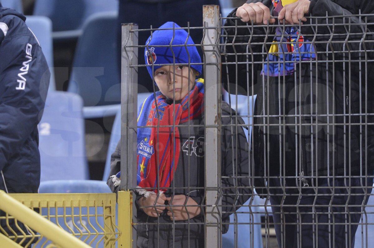 Derby doar pentru rapidişti! » Galeria oaspeţilor a făcut spectacol în Ghencea, steliştii au fost pe mute