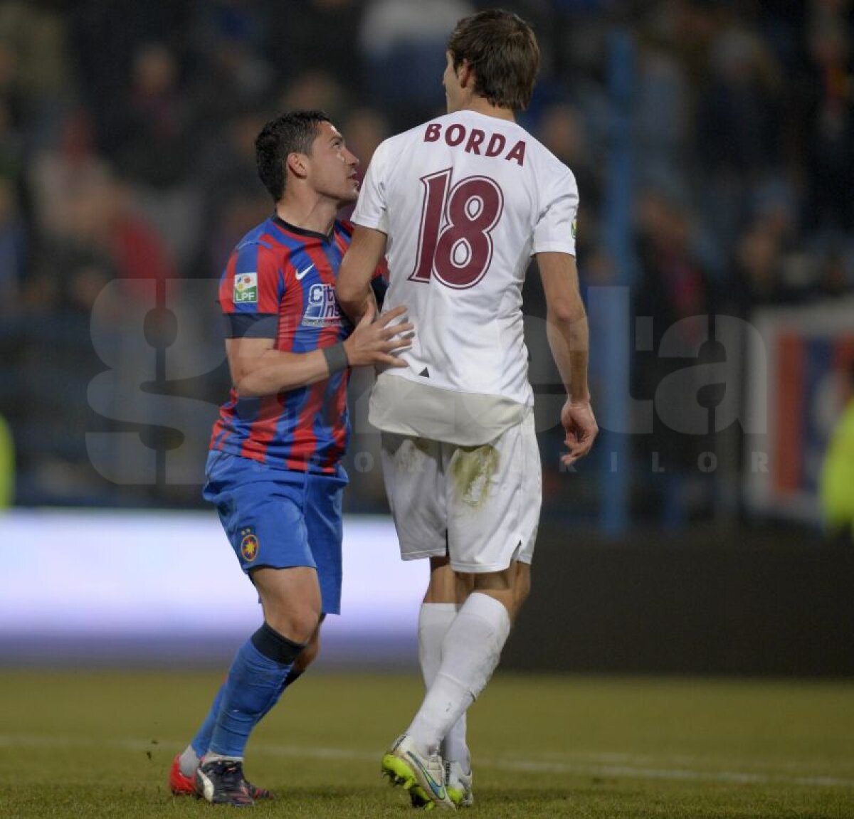 FOTO Faza serii în Ghencea în 11 imagini succesive » Micuţul Nicolae Stanciu l-a pus la pămînt pe uriaşul Aritz Borda