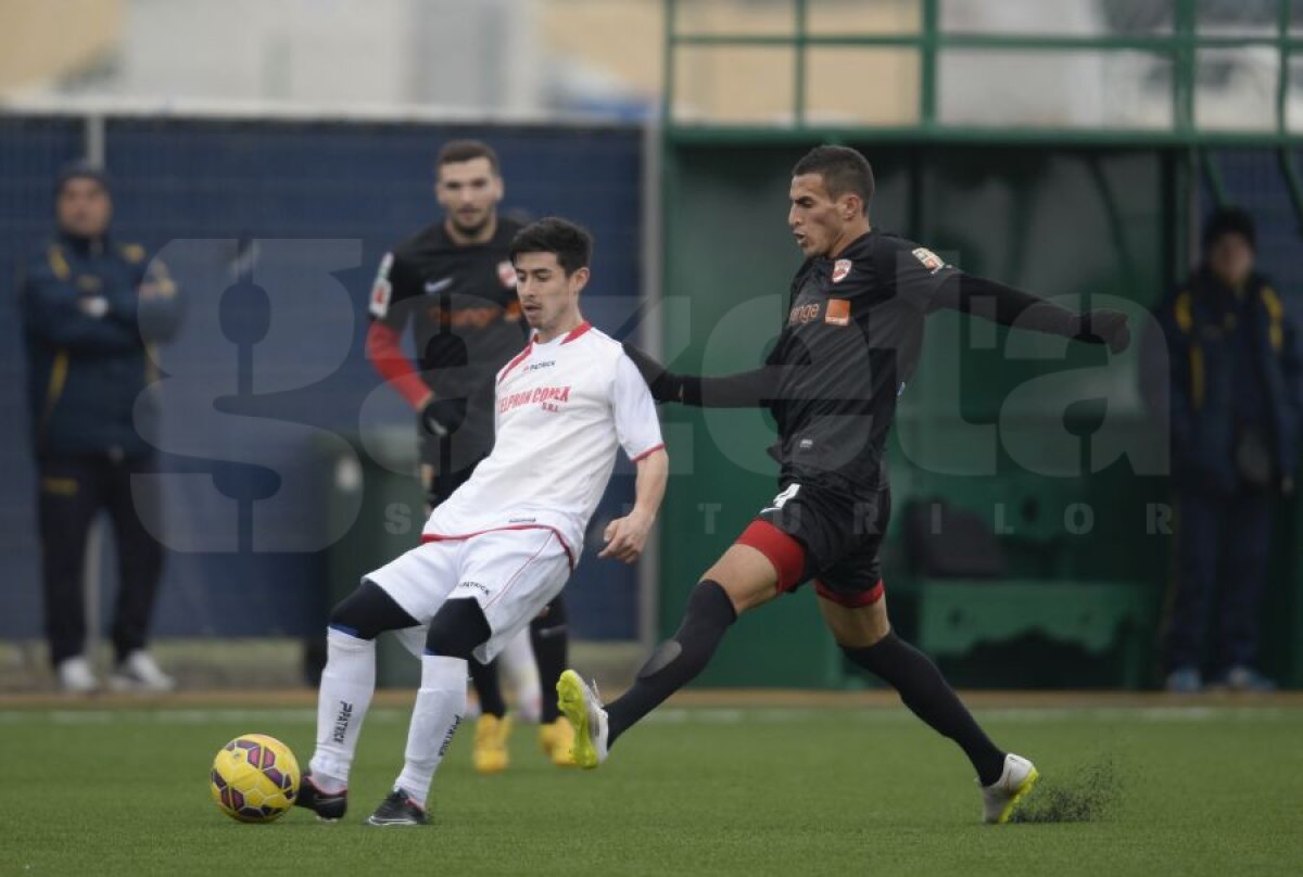 FOTO Bombardierul şi balerinul! Kamil Bilinski s-a distrat în amicalul lui Dinamo cu ACS Înainte Modelu, 8-2, în timp ce Fabien Farnolle a gafat din nou