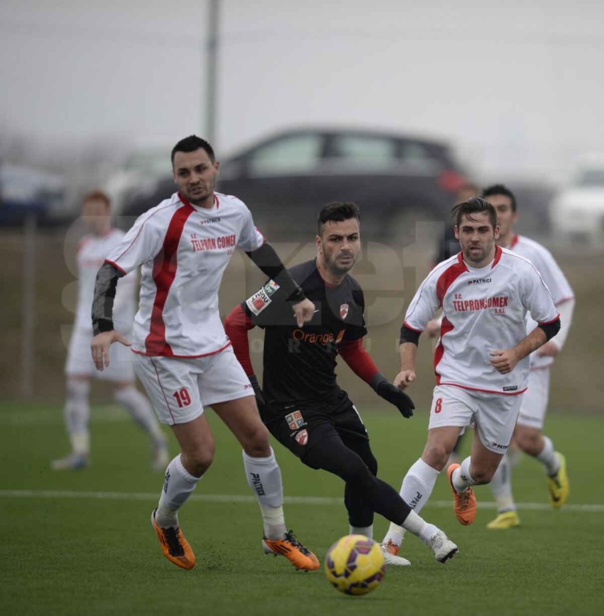 FOTO Bombardierul şi balerinul! Kamil Bilinski s-a distrat în amicalul lui Dinamo cu ACS Înainte Modelu, 8-2, în timp ce Fabien Farnolle a gafat din nou
