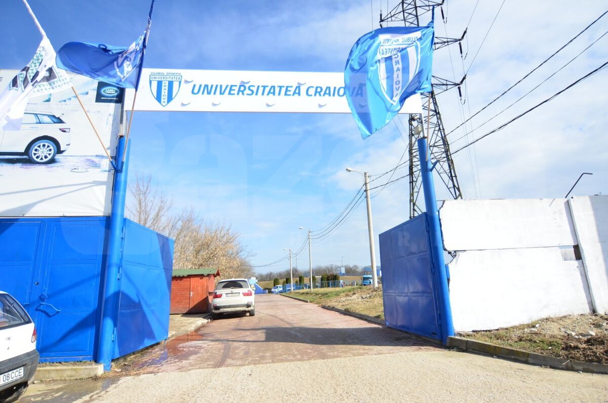 FOTO Şmotru » Aici se va juca derby-ul Craiova - Steaua de mîine! ”Extensivul” are alura unui stadion de divizie inferioară