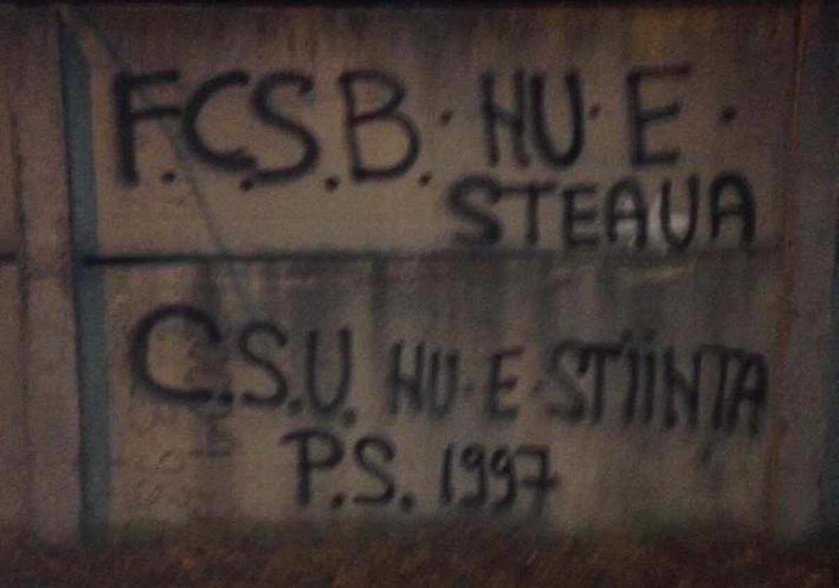 GALERIE FOTO Stadionul "Extensiv" a fost vandalizat de suporterii Universităţii Craiova » Mesaje dure la adresa Stelei şi a lui CS U