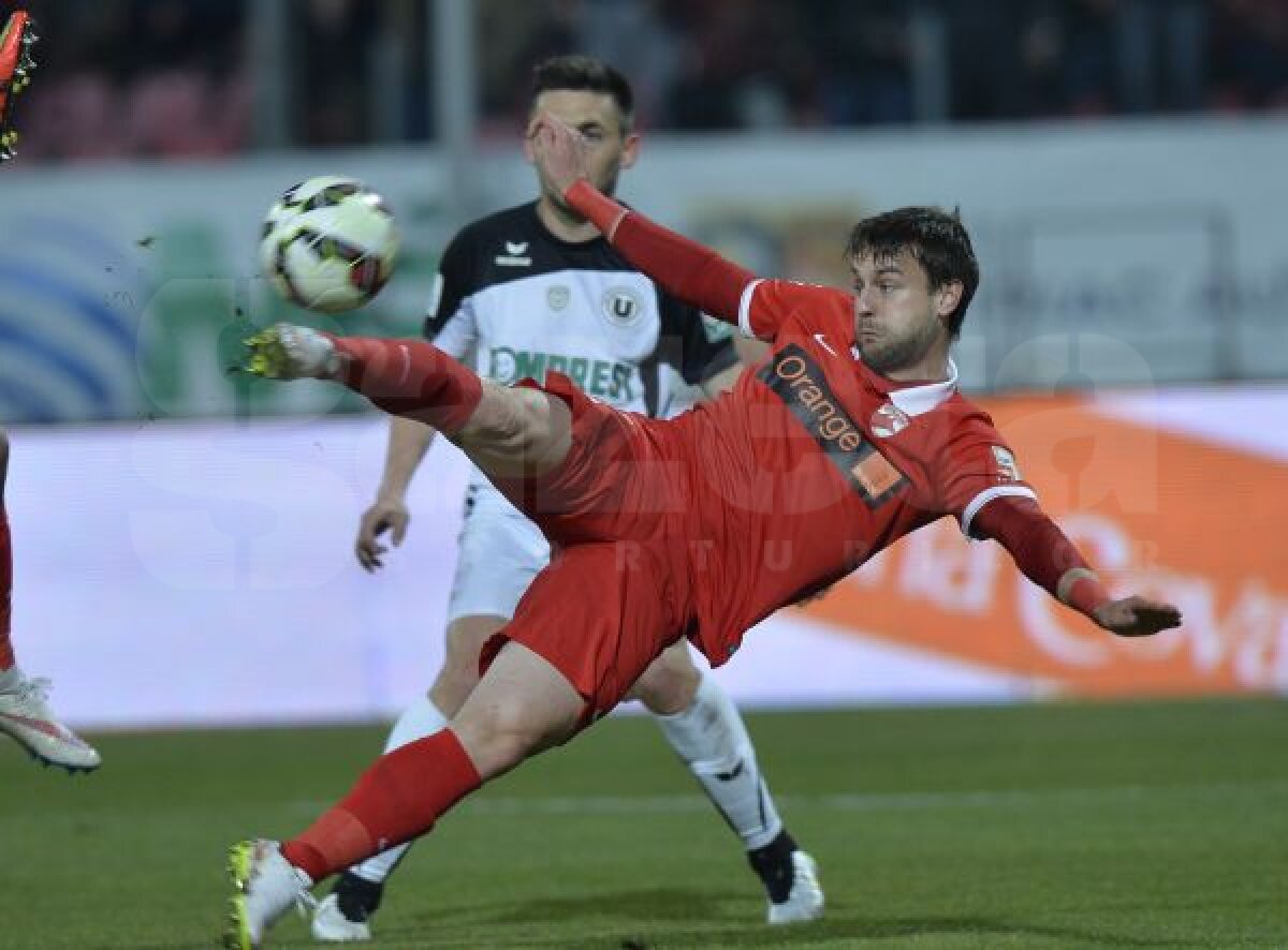 FOTO şi VIDEO Dinamo - U Cluj 3-0 » "Cîinii" au urcat pe locul 4 în Liga 1, peste CS U Craiova şi Astra