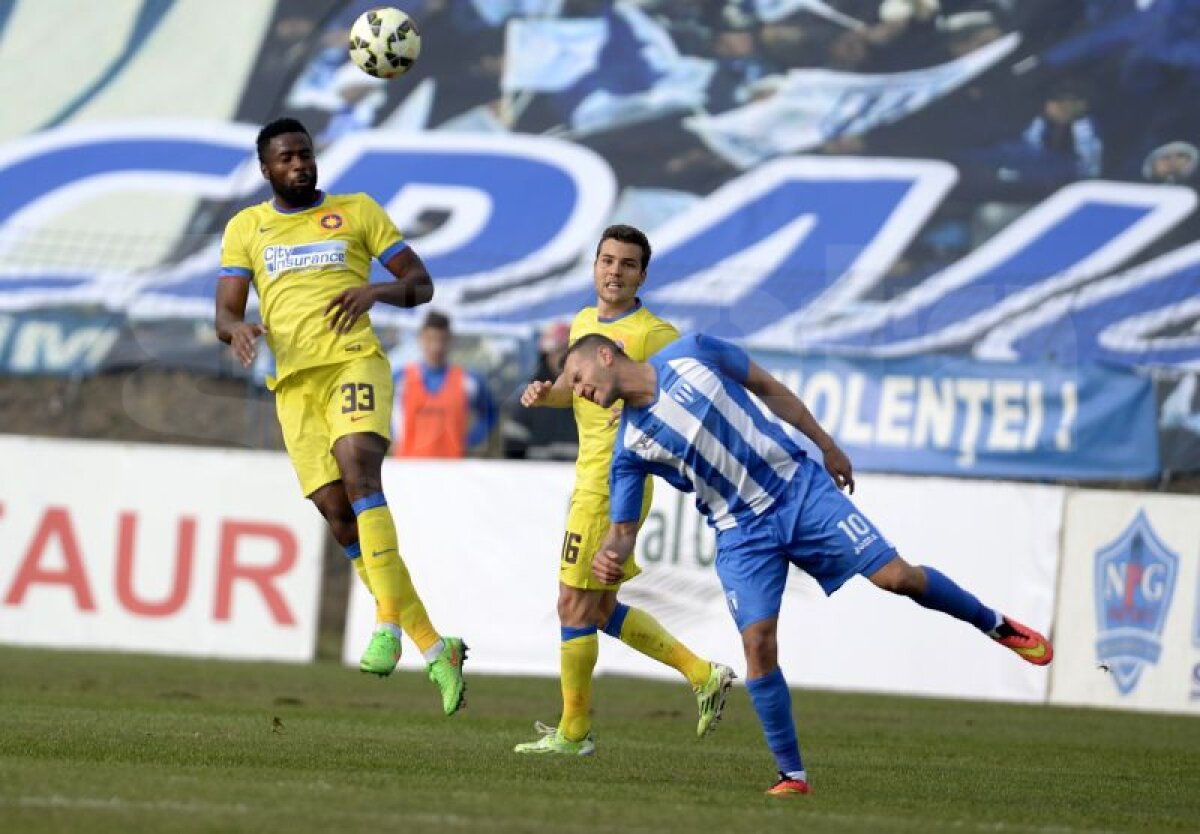 VIDEO şi FOTO CS U Craiova - Steaua 0-0 » Roş-albaştrii n-au marcat în ultimele două meciuri
