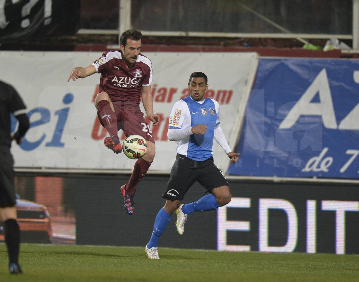 VIDEO şi FOTO Rapid - Viitorul 0-0 » Giuleştenii au rezistat o repriză în nouă oameni!