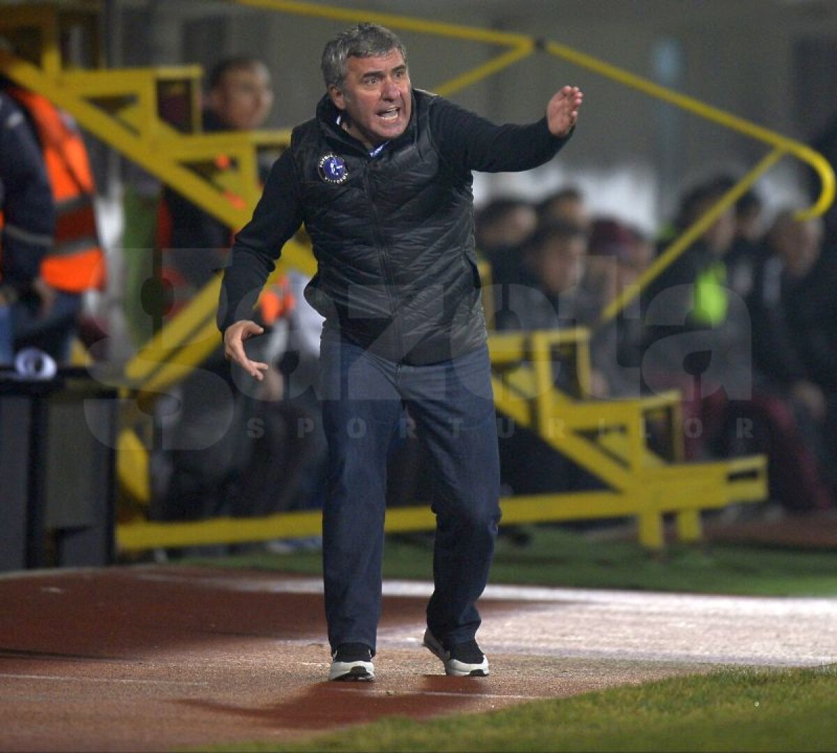 VIDEO şi FOTO Rapid - Viitorul 0-0 » Giuleştenii au rezistat o repriză în nouă oameni!