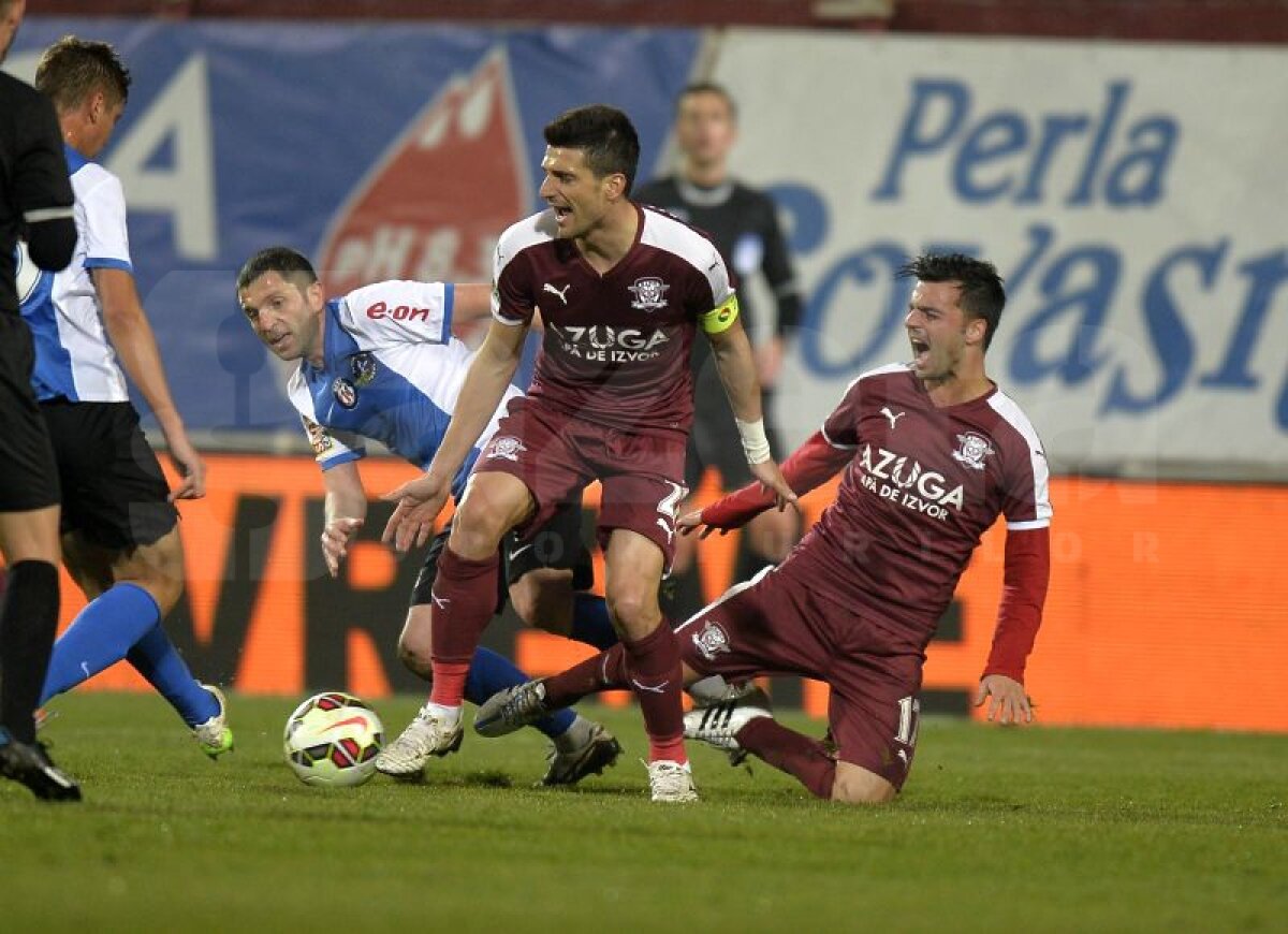 VIDEO şi FOTO Rapid - Viitorul 0-0 » Giuleştenii au rezistat o repriză în nouă oameni!