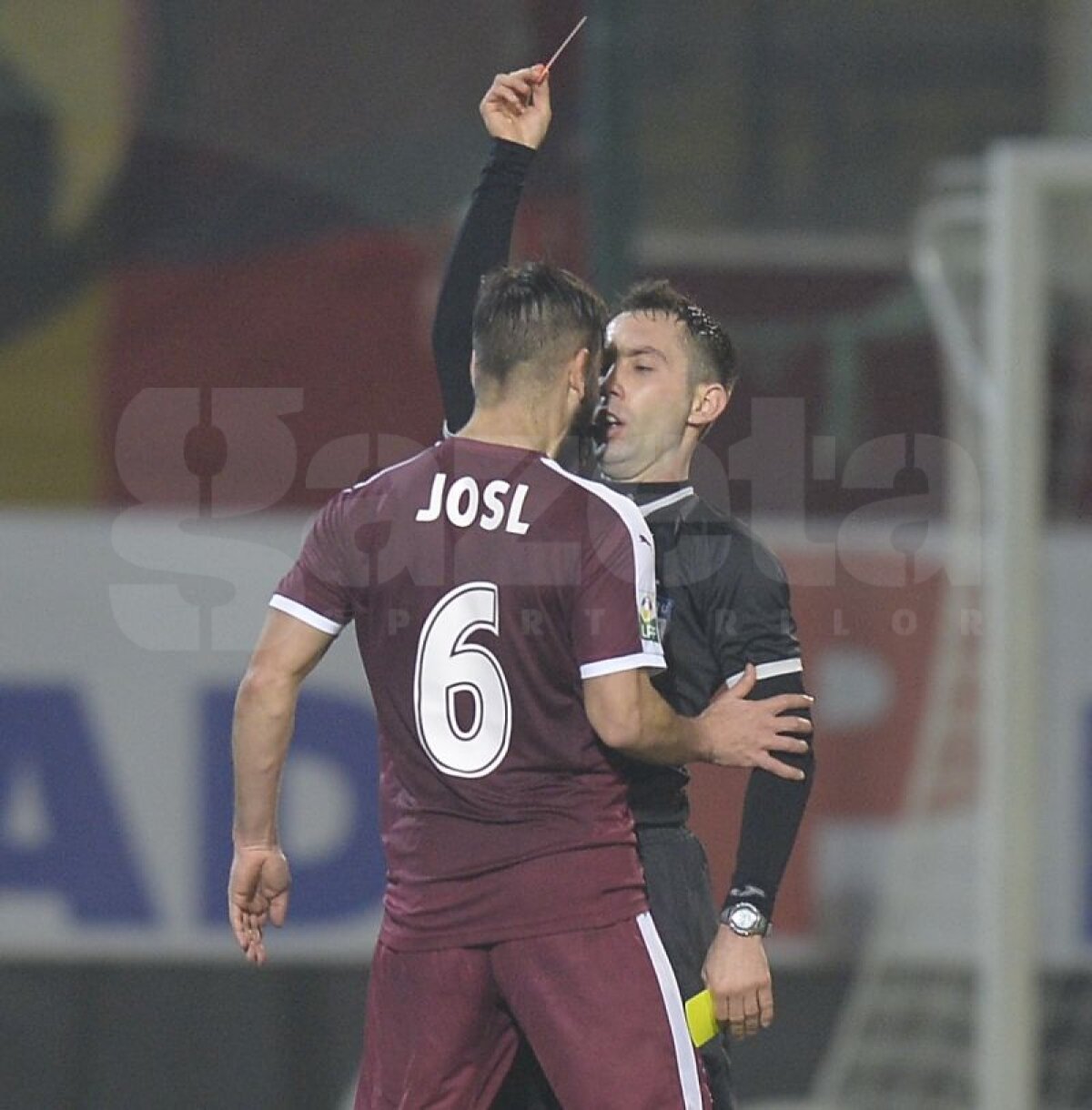 VIDEO şi FOTO Rapid - Viitorul 0-0 » Giuleştenii au rezistat o repriză în nouă oameni!