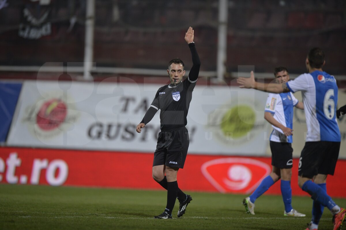 VIDEO şi FOTO Rapid - Viitorul 0-0 » Giuleştenii au rezistat o repriză în nouă oameni!