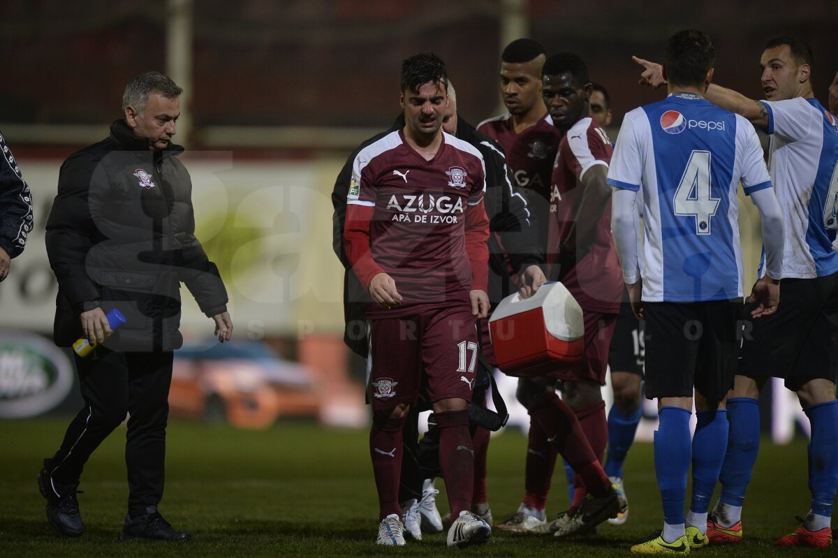VIDEO şi FOTO Rapid - Viitorul 0-0 » Giuleştenii au rezistat o repriză în nouă oameni!