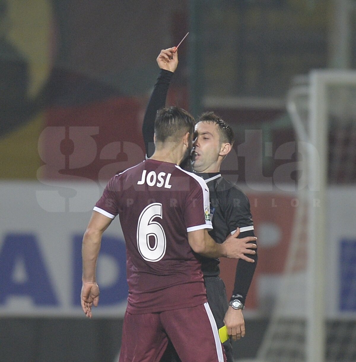 VIDEO şi FOTO Rapid - Viitorul 0-0 » Giuleştenii au rezistat o repriză în nouă oameni!