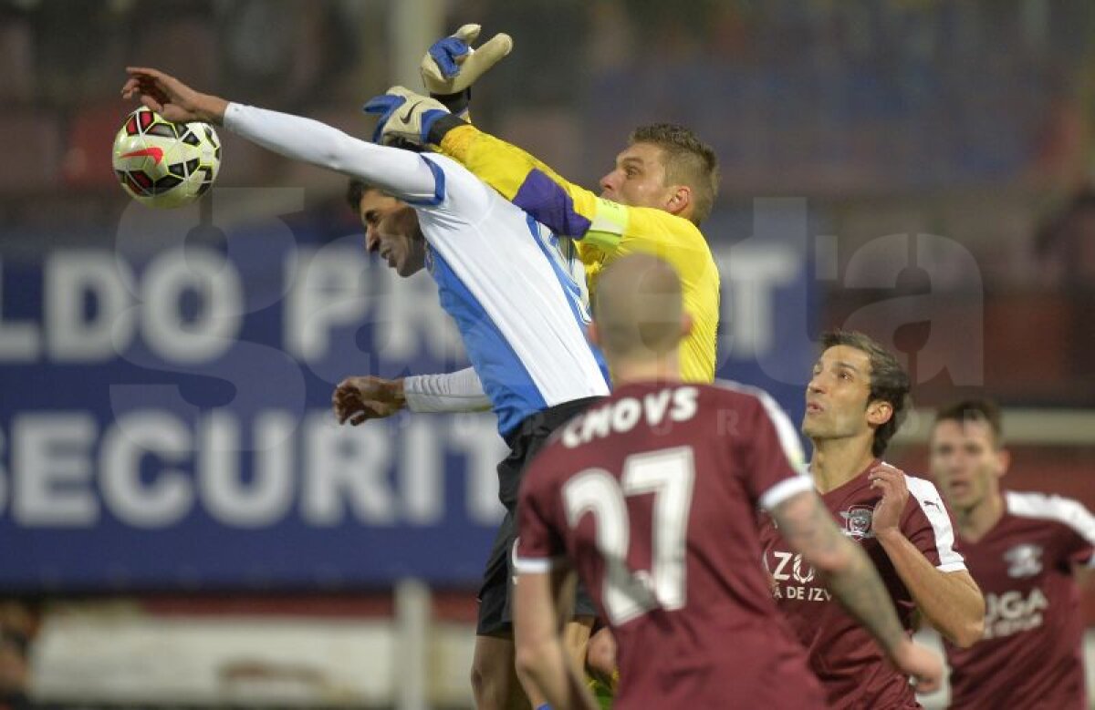 VIDEO şi FOTO Rapid - Viitorul 0-0 » Giuleştenii au rezistat o repriză în nouă oameni!