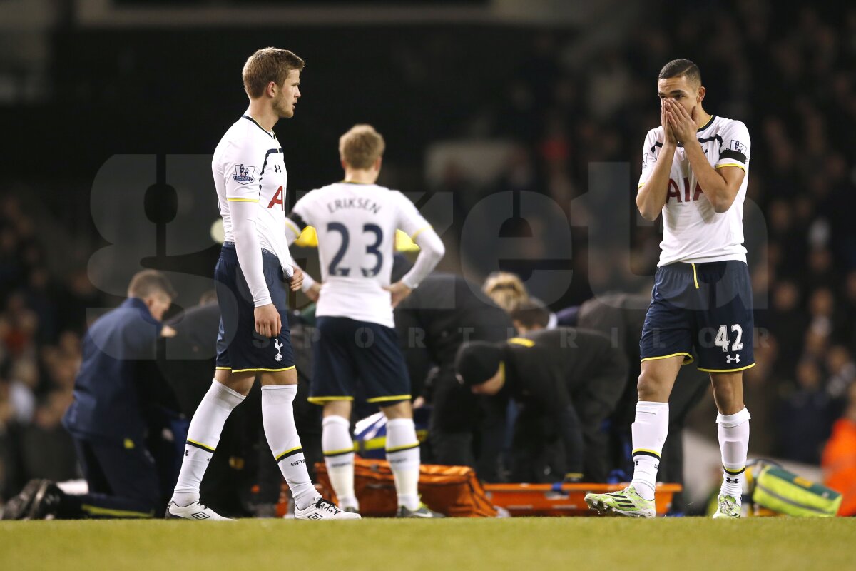 VIDEO + FOTO Momente de groază pe White Hart Lane » Bafetimbi Gomis s-a prăbuşit inconştient pe teren la meciul cu Tottenham! E pentru a 5-a oară în carieră