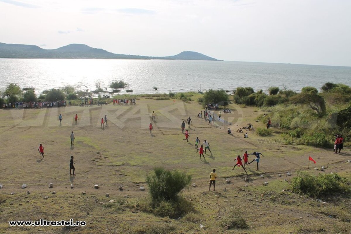 GALERIE FOTO O echipă din Kenya joacă în echipamentul lui Dinamo » Gest caritabil făcut de alb-roşii